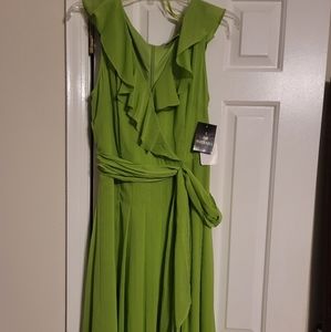 Ladies Dress- Sandra Darren Size 12